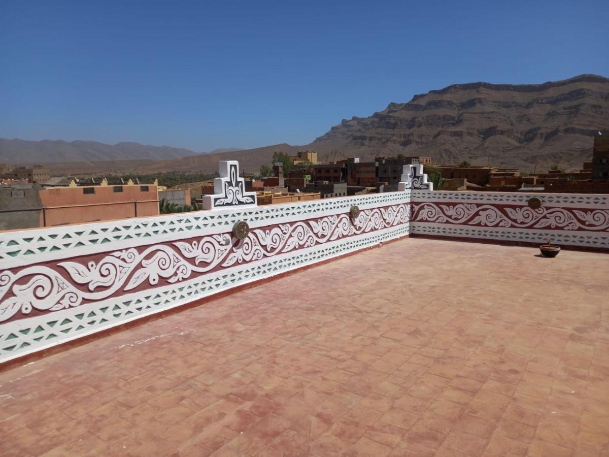 Dar Ilyana Hotel Ait Tiourhza ภายนอก รูปภาพ