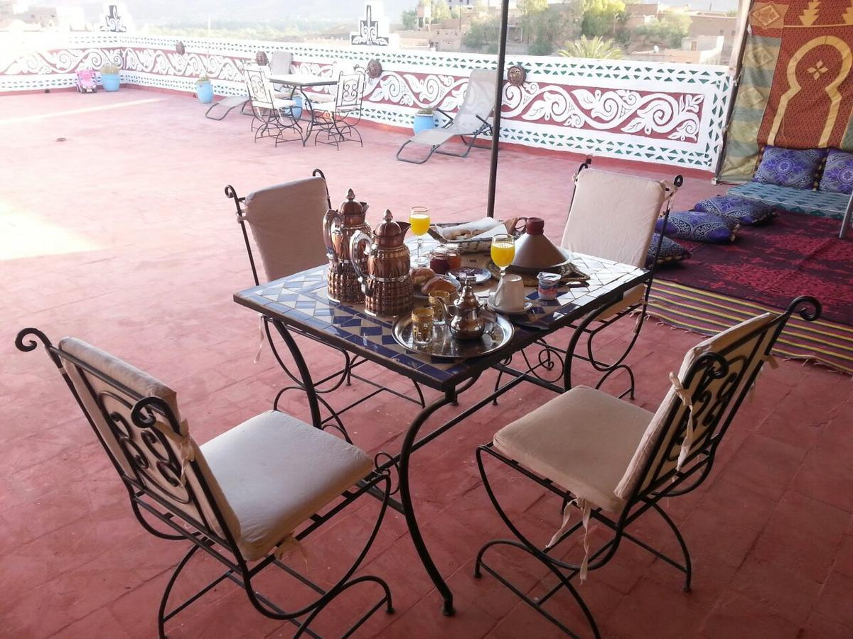 Dar Ilyana Hotel Ait Tiourhza ภายนอก รูปภาพ